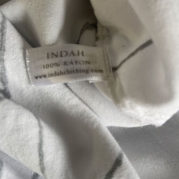 Bean Romper in White Prism shorts light weight Indah size small - Picture 8 of 8